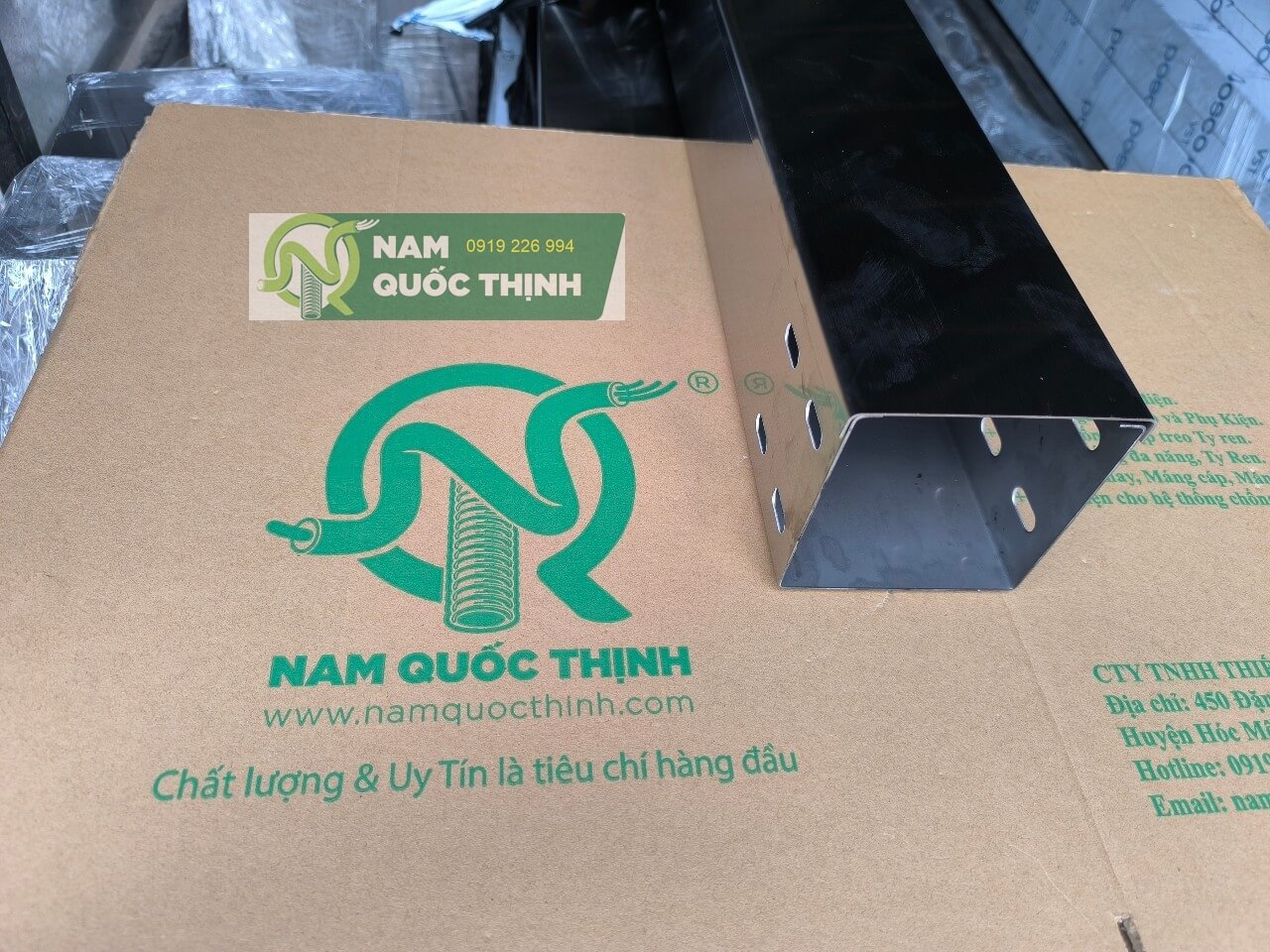 Máng Điện Trunking Inox 100x100x1.2 MM