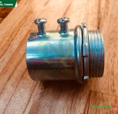 Đầu Nối Ống Thép Luồn Dây Điện Trơn EMT 1-1/4 Inch 