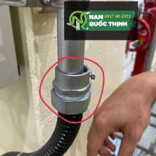Khớp Nối Ống Ruột Gà Kẽm Mềm Và Ống Thép Cứng Luồn Dây Điện
