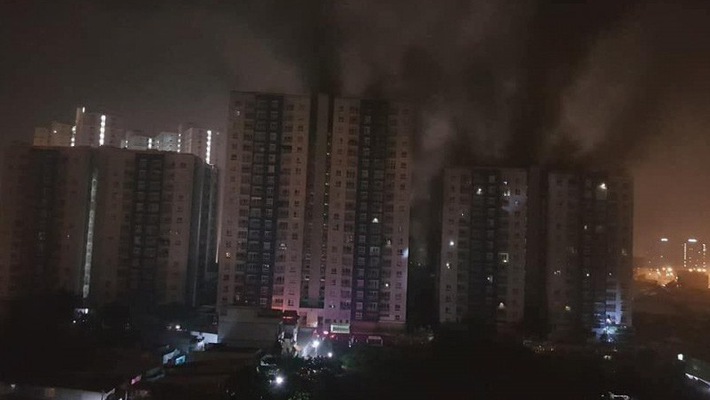Chay chung cu Carina Plaza