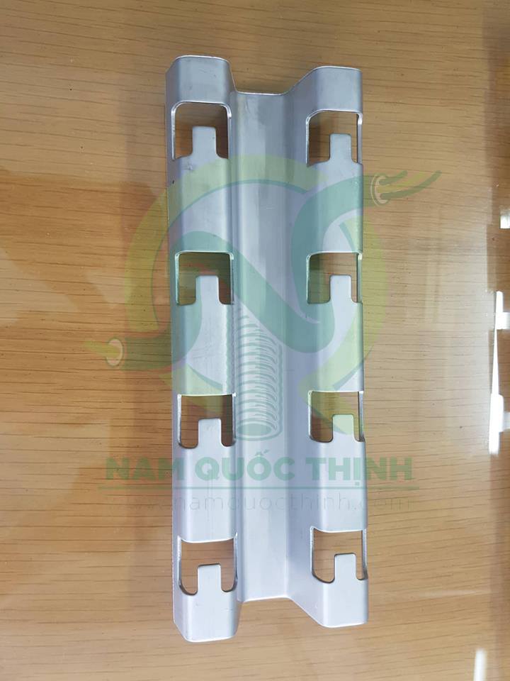 Gia do mang luoi inox hinh M 200 mm
