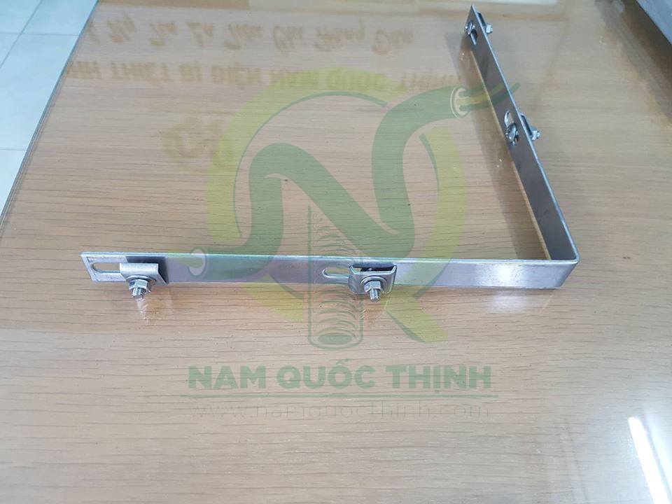 Thanh gia co goc mang luoi inox