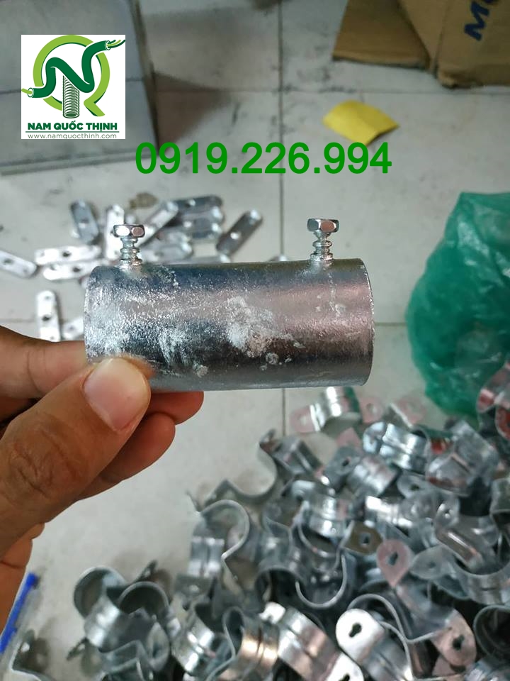 Khop noi ong thep luon day dien tron D39 nhung nong