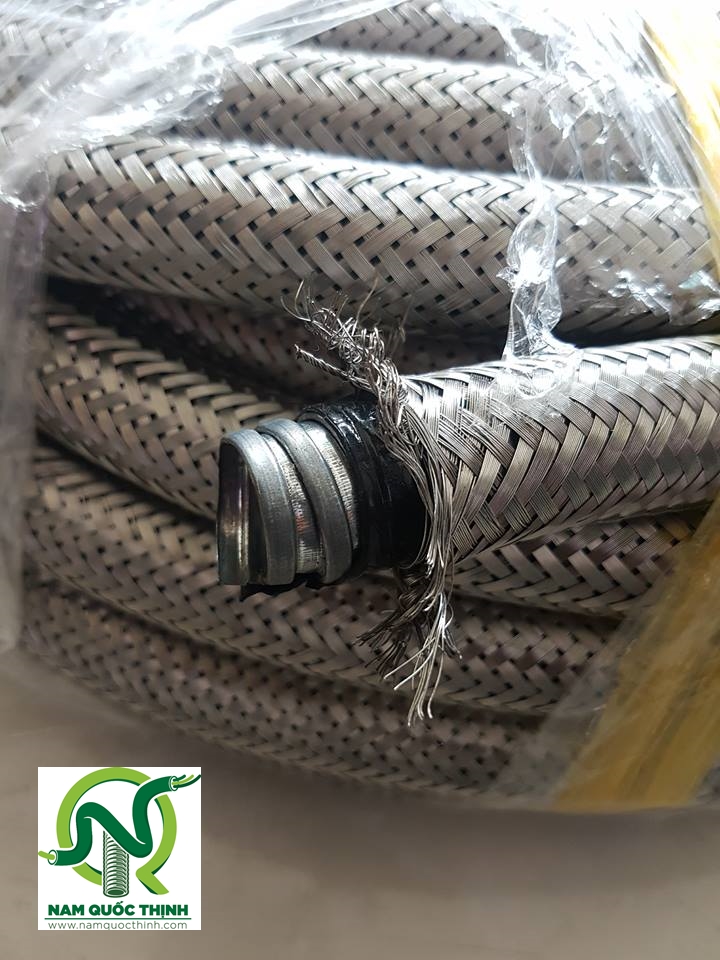 Ống ruột gà thép bọc nhựa bọc inox chống cháy nổ 3/4