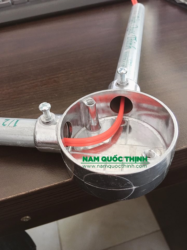 Hộp 2 ngã vuông ong gi emt