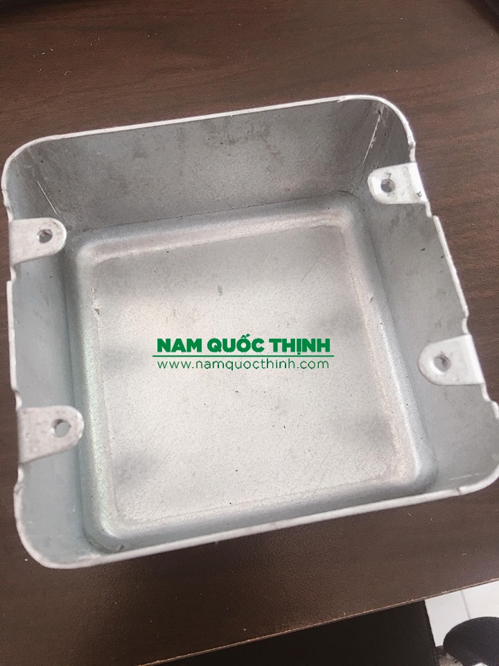Hộp thép âm tường vuông không lỗ 100x100x54