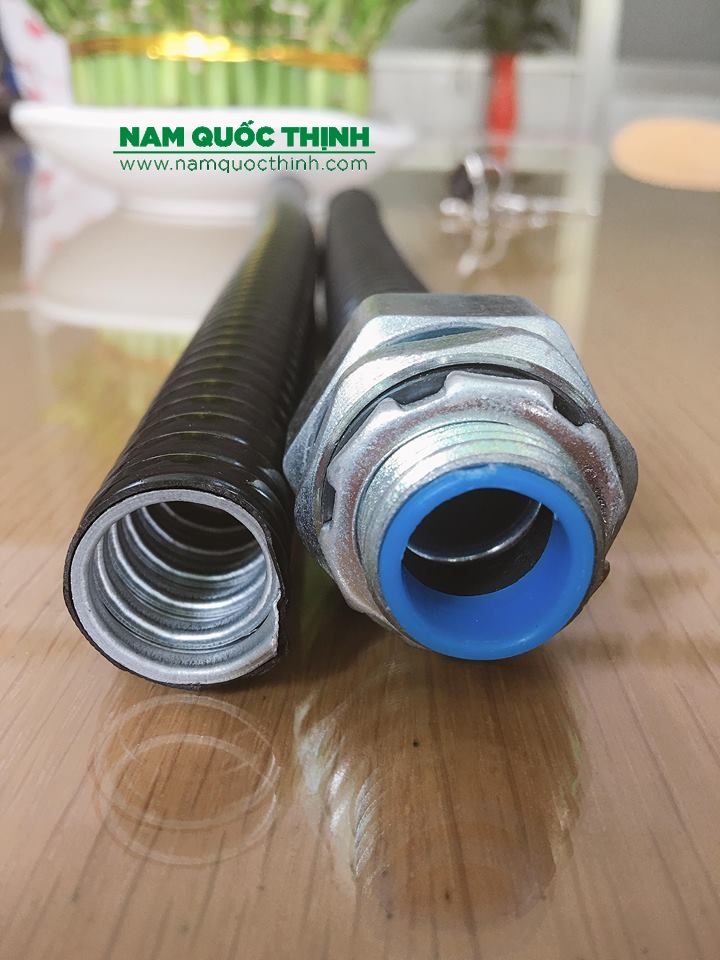 ống ruột gà lõi thép