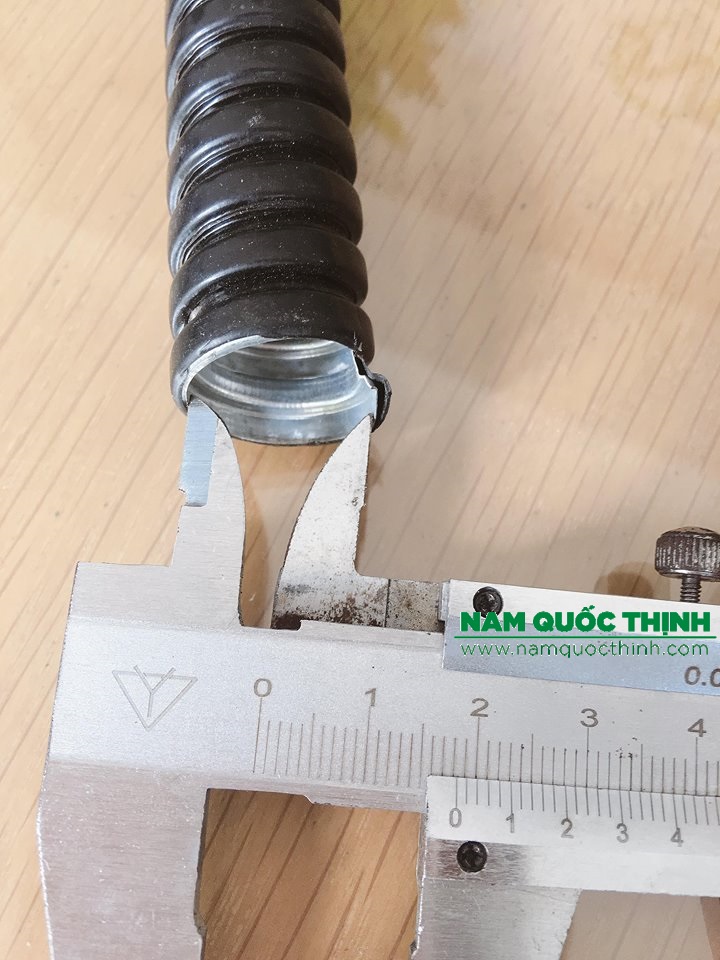ống ruột gà lõi thép