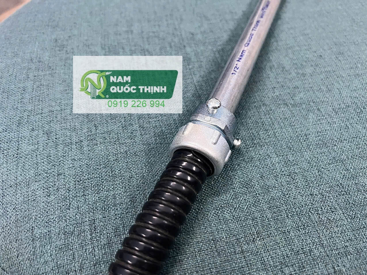 PG ong thep emt d25 ra ong ruot ga loi thep boc nhua 25 mm