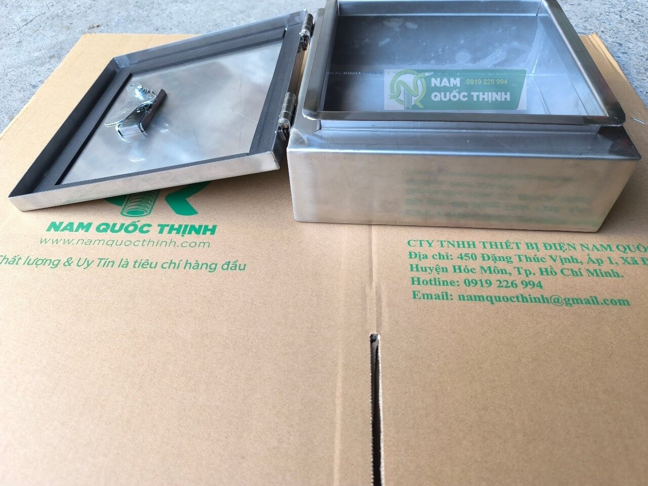 ben trong tu dien inox 250x250x100 mm 1 ly