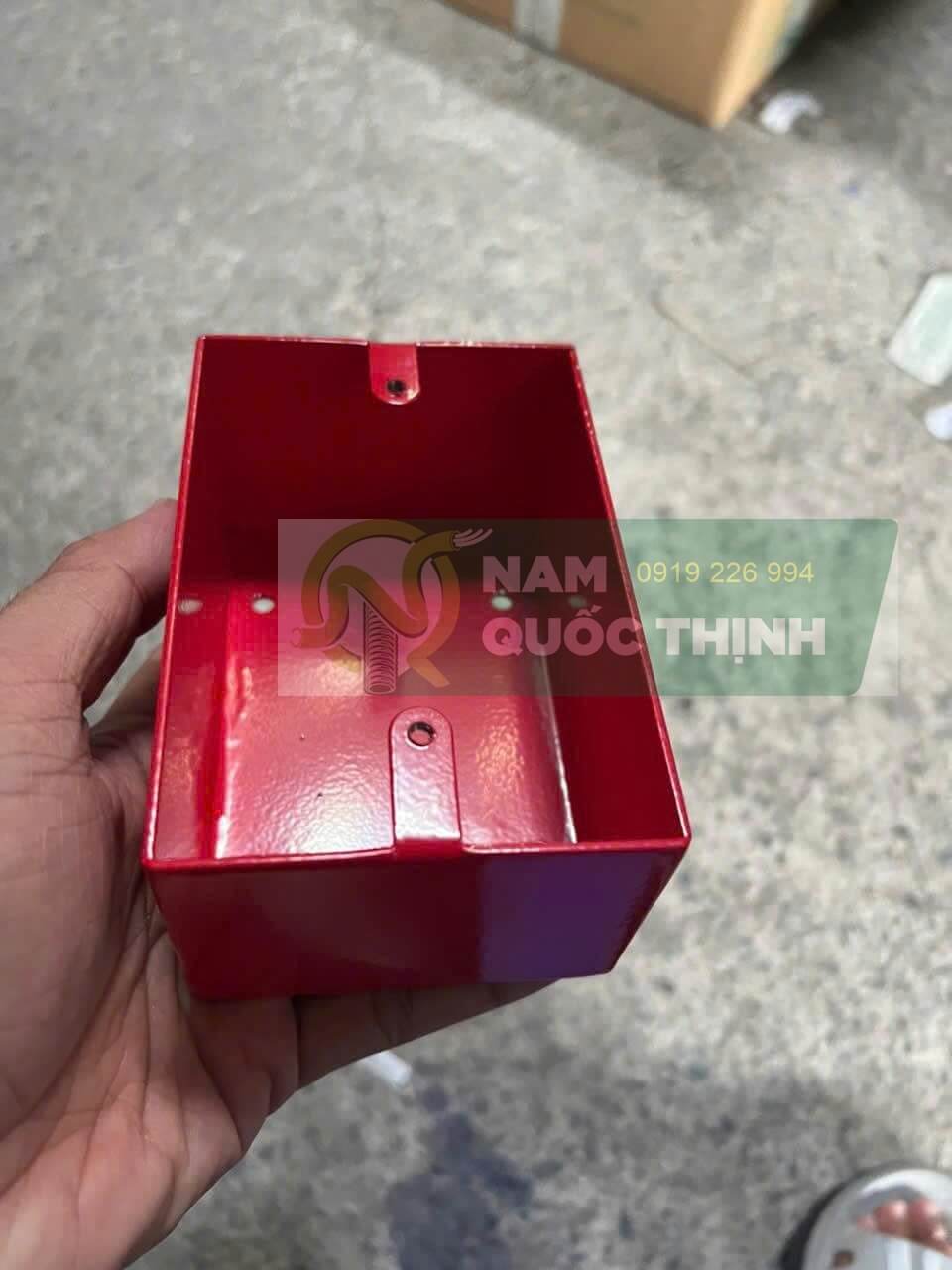 box son tinh dien 120 x 80 x 50 mm cho nut nhan khan cap fire alarm hochiki
