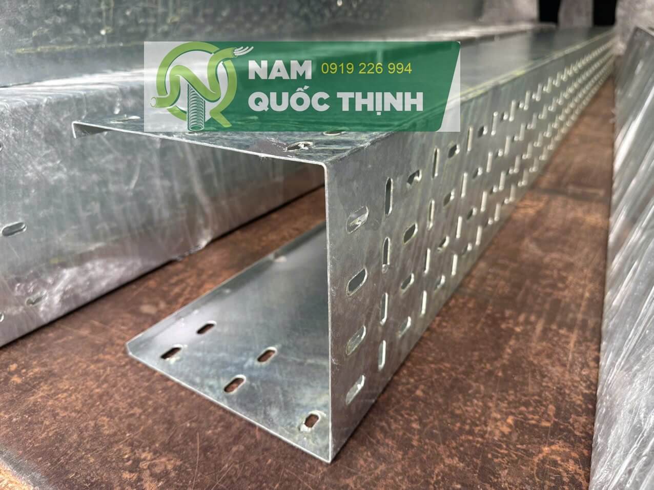 cable tray nhung kem nong w200xh200 mm 1 ly 2