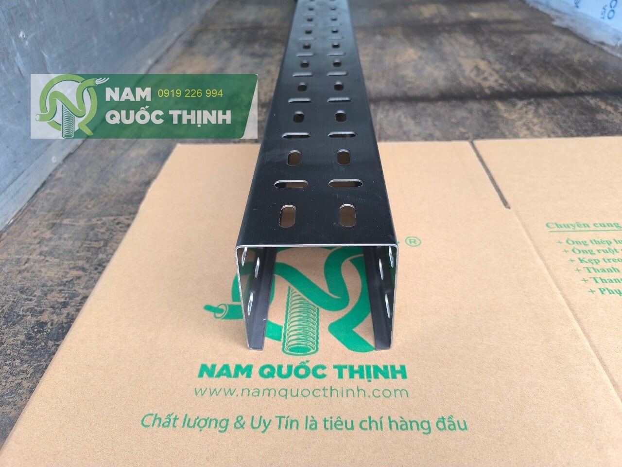 canh day cable tray inox 304 dot lo 100x100 mm 1 li 5