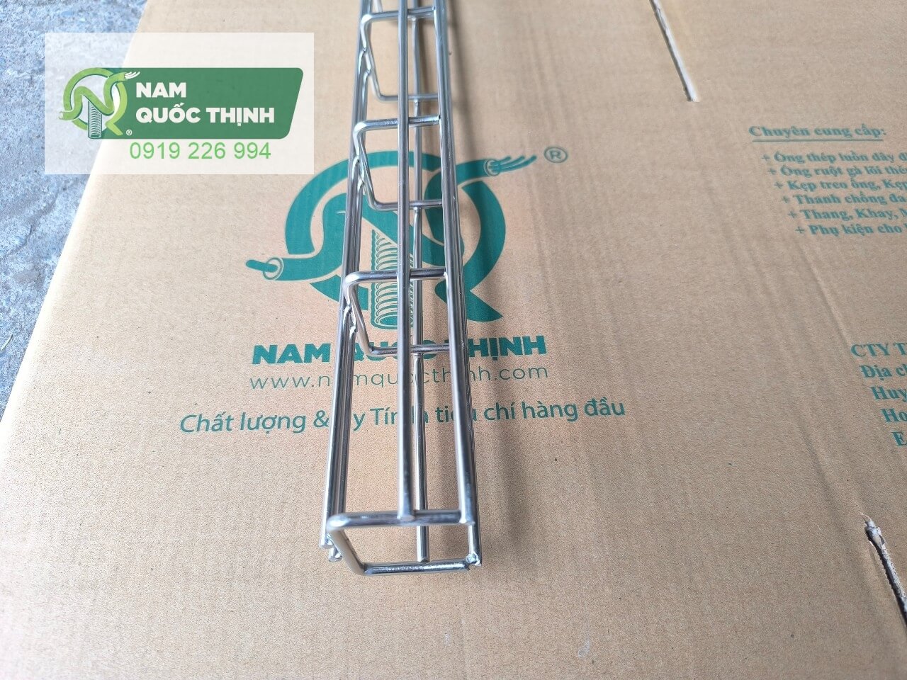 canh ngang mang dien luoi inox 50x50 mm 5 li