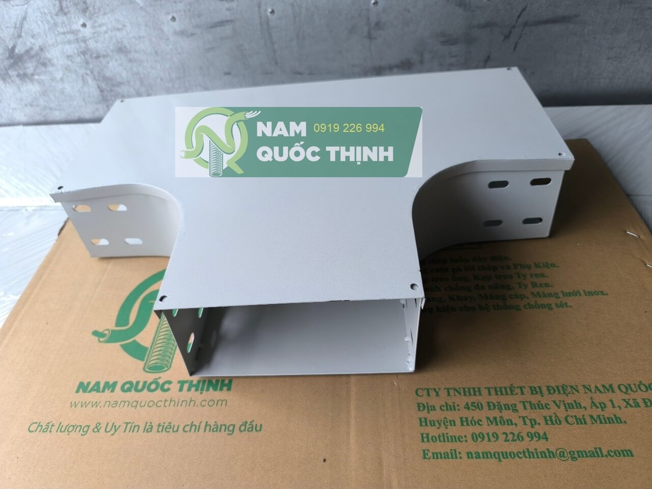 co 3 nga co nap mang cap son tinh dien mau trang w200xh100 mm 1 li 2