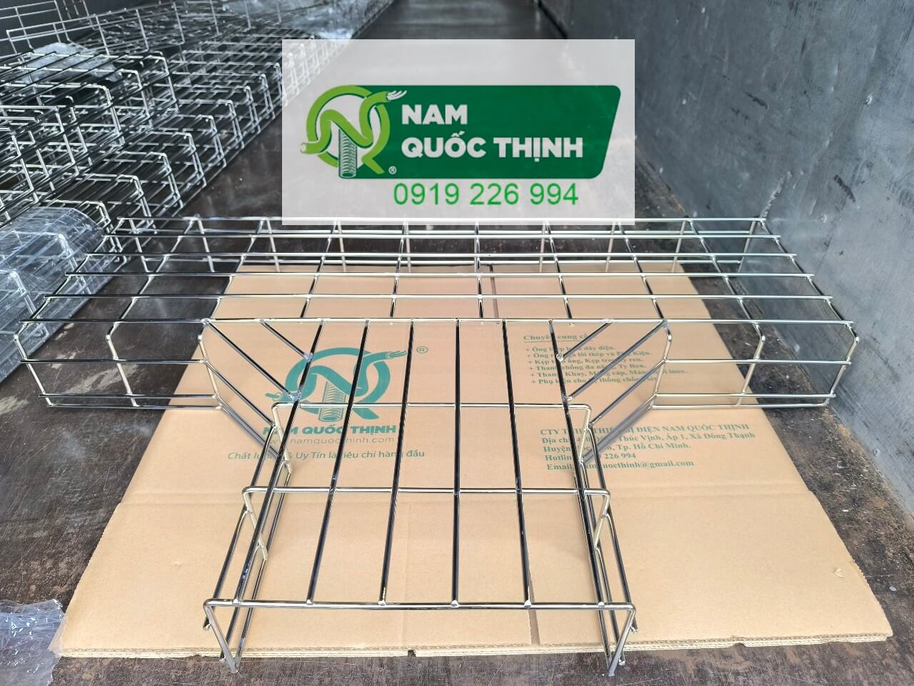 co chu t 3 nga mang cap luoi inox 300x100x5 mm