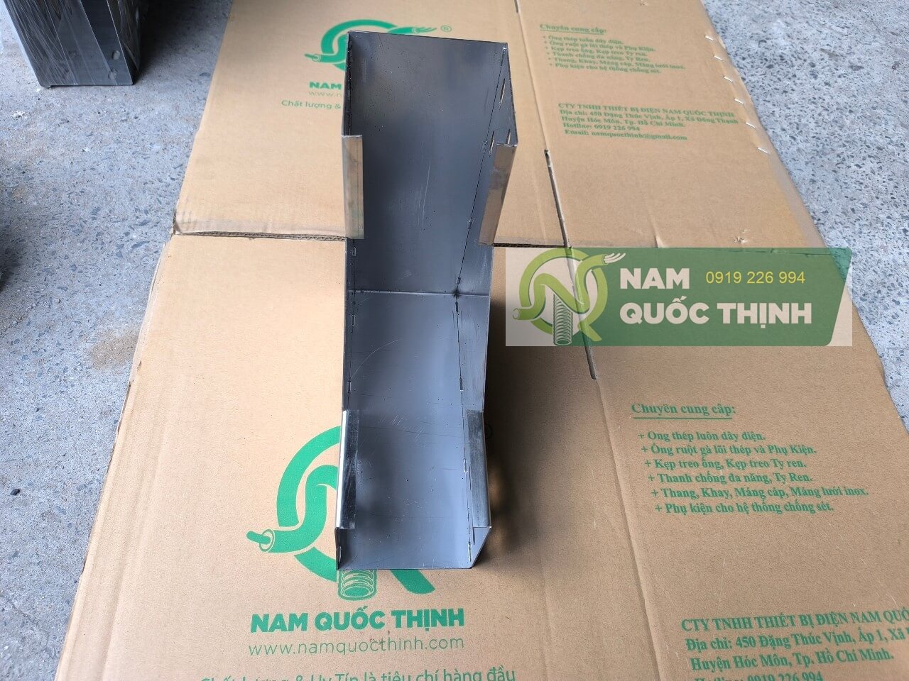 co dung mang dien inox 304 w100xh100x1.2 mm