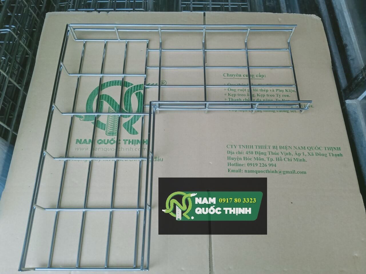 co goc vuong 90 do mang luoi 200x50 mm inox 304