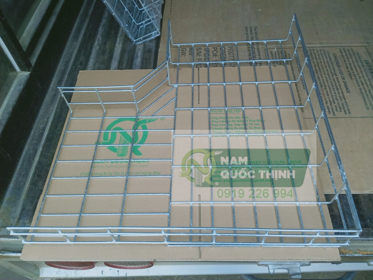 co goc vuong mang luoi thep nhung nong 400x100 mm