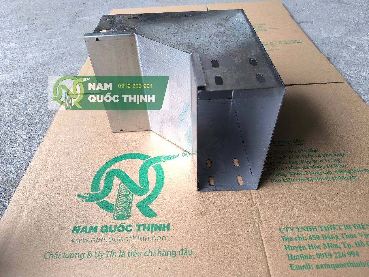 co len mang cap inox 200x100x1.2 mm co nap
