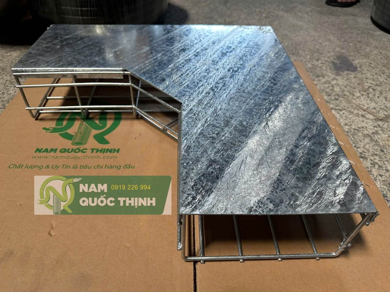 co ngang mang luoi nhung nong 200x100 mm co nap