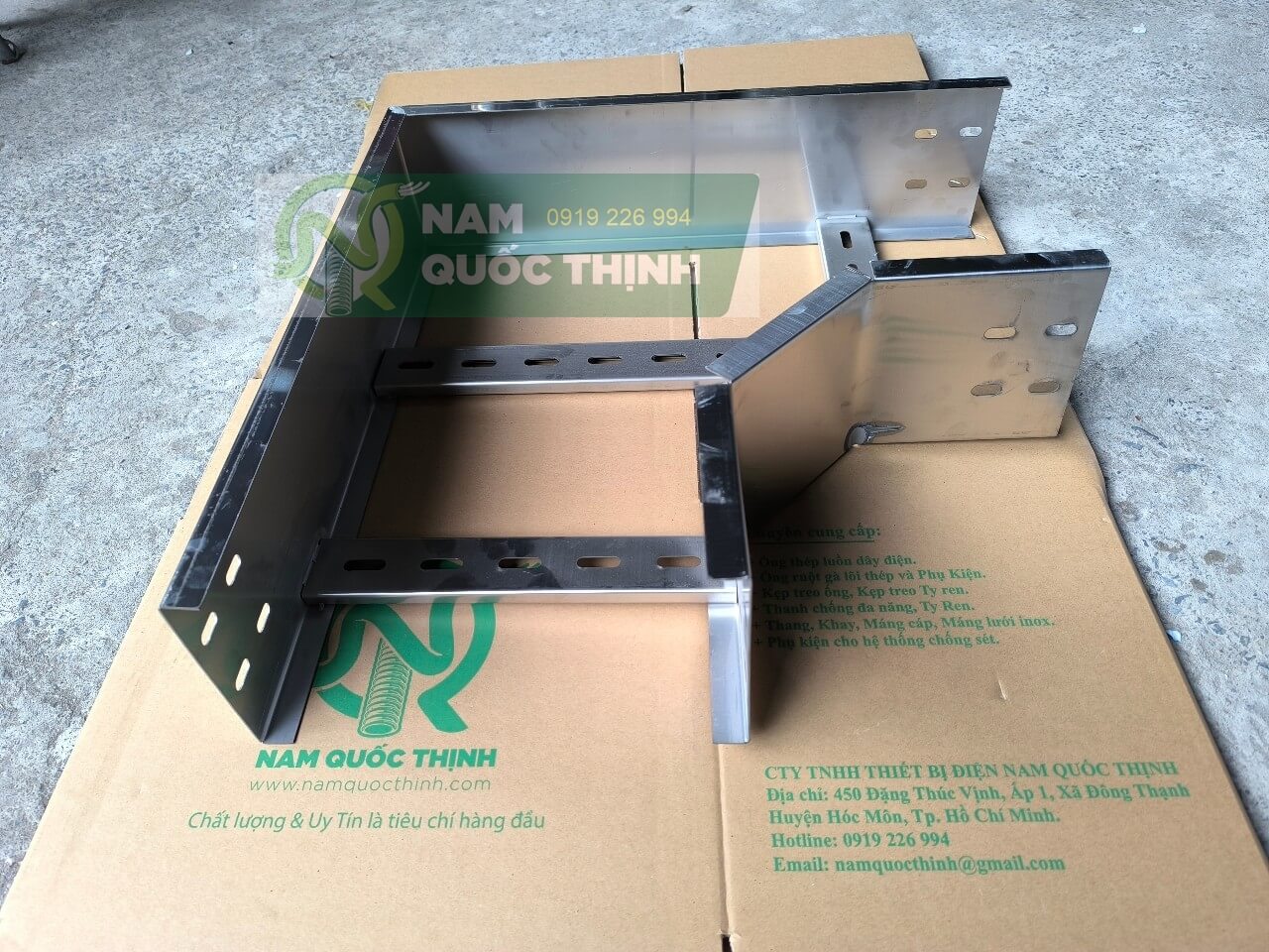 co ngang thang cap inox 304 w300 x h150 x 1.2 mm