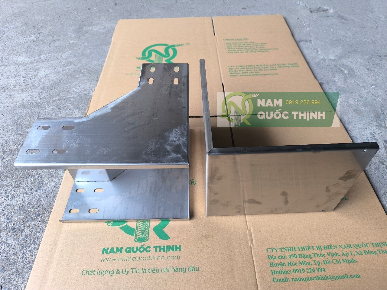 co xuong elbow down mang cap trunking inox w200xh100 mm 1 li 2