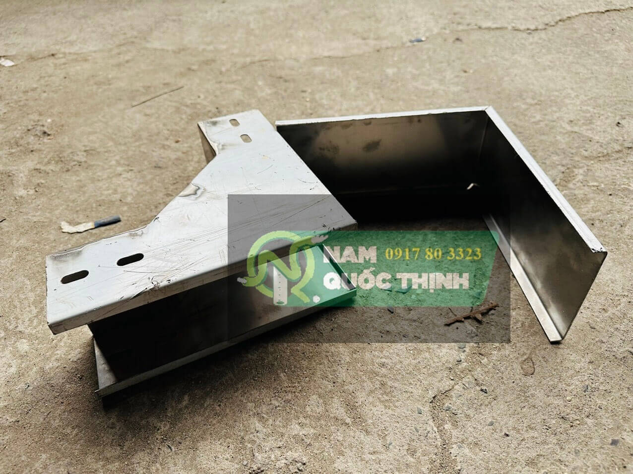 co xuong mang cap inox 304 100x75x1.2 mm