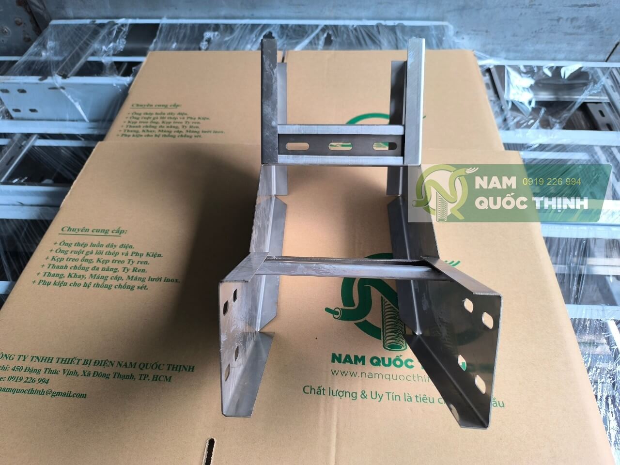 co xuong thang cap ladder cable inox 304 200x100 mm 1 li 2