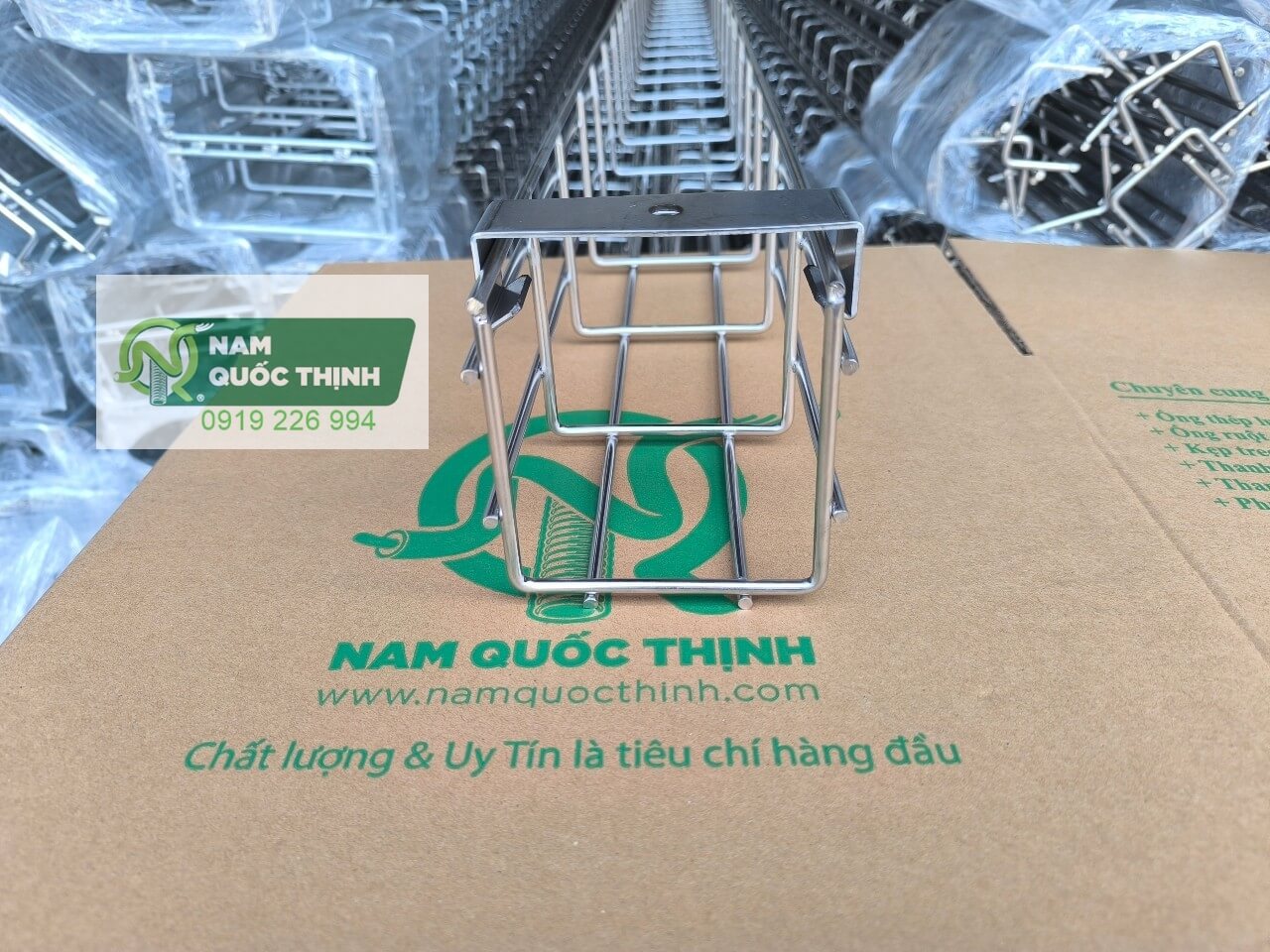 cum treo mang dien luoi inox 100x100 mm thep khong gi 304