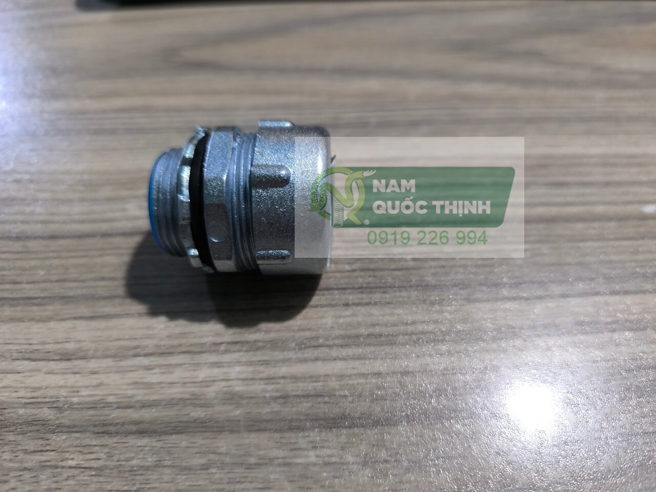 dau noi ong ruot ga loi thep kin nuoc ren ngoai vao hop box