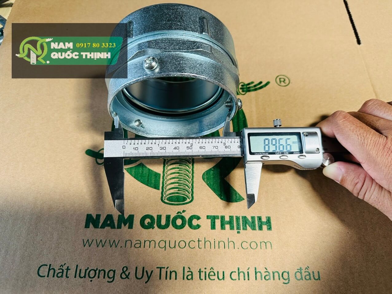duong kinh trong ong kem luon day dien emt 3 inch voi ruot ga sat boc nhua 90 mm