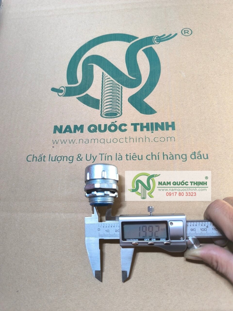 duong kinh trong rakkord connector male m25 with locknut od 27 mm voi metal pvc conduit