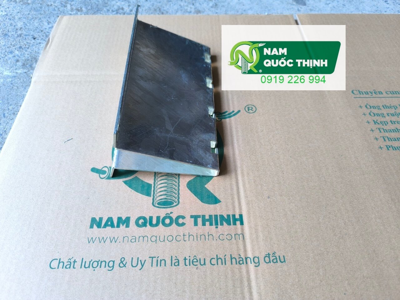 gia do chong san mang cap dang luoi nhung kem 200x50 mm