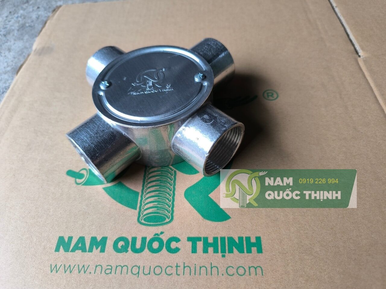 hop chia 4 nga ong kem luon day dien ren imc phi 42 mm