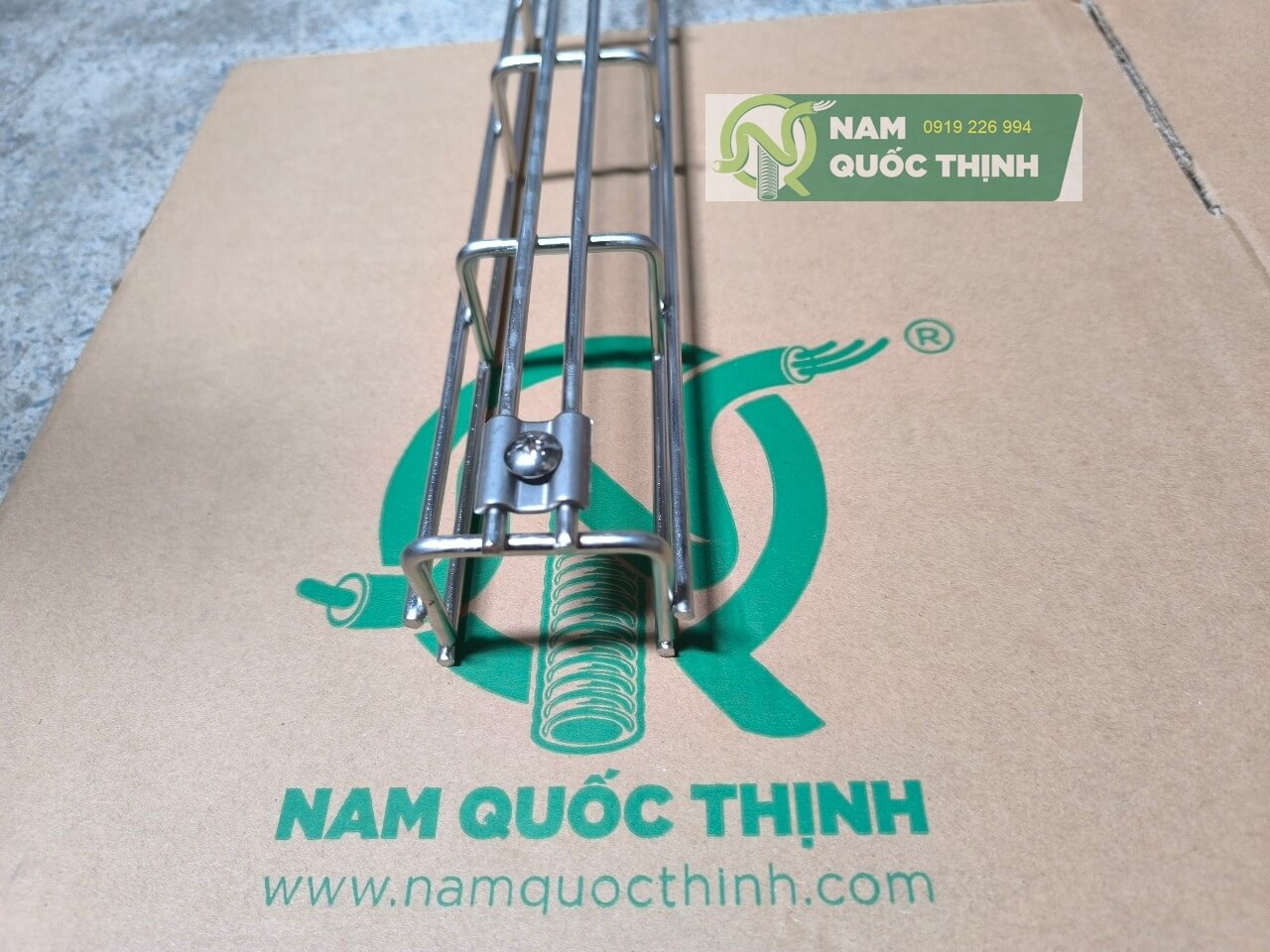 kep giu trung tam mang luoi 50x50