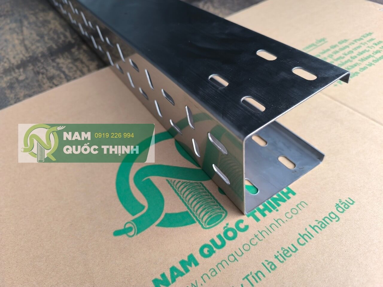 khay cap inox 304 w100xh100 mm 1 ly 2