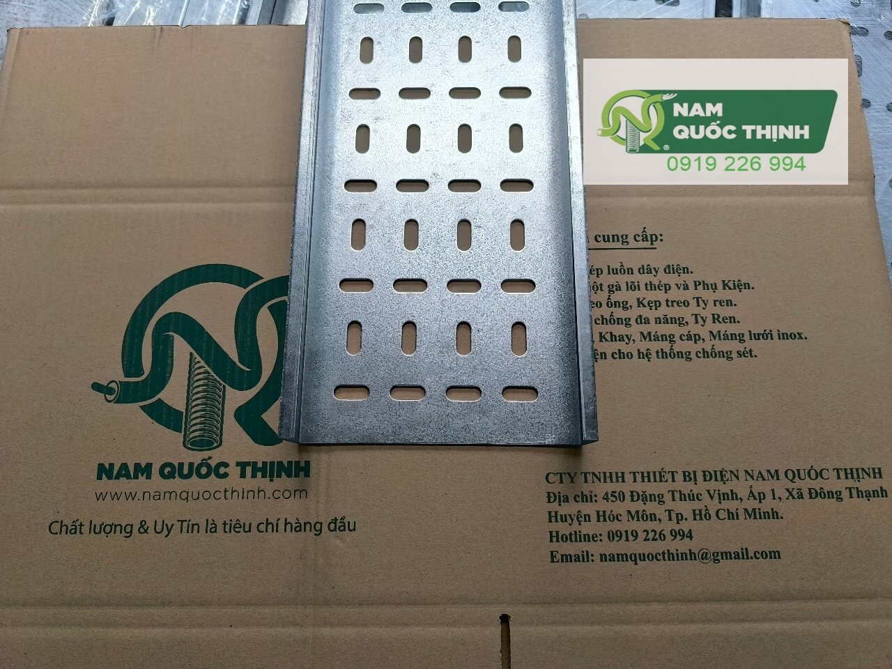 khay cap ma kem dot lo 200x50x1.5 mm