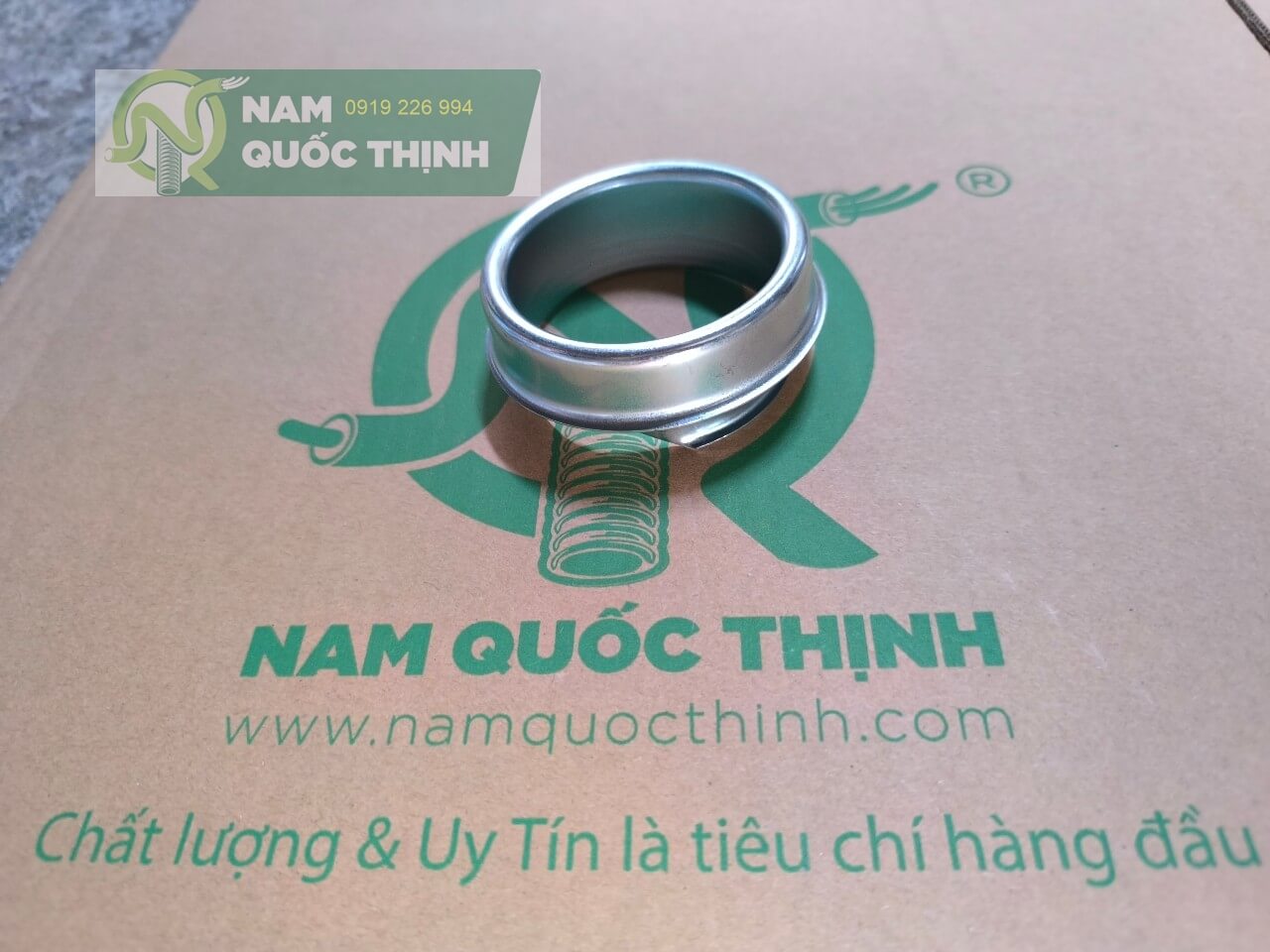 khoa bit dau chup chong tray xuot cap ruot ga kem boc nhua pvc d75 mm