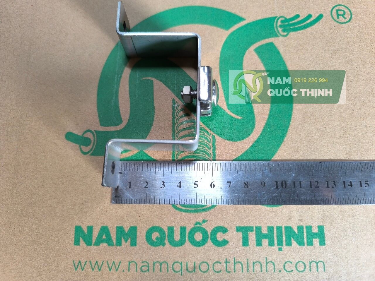 khoang cach gia do mang luoi inox 50x50 mm