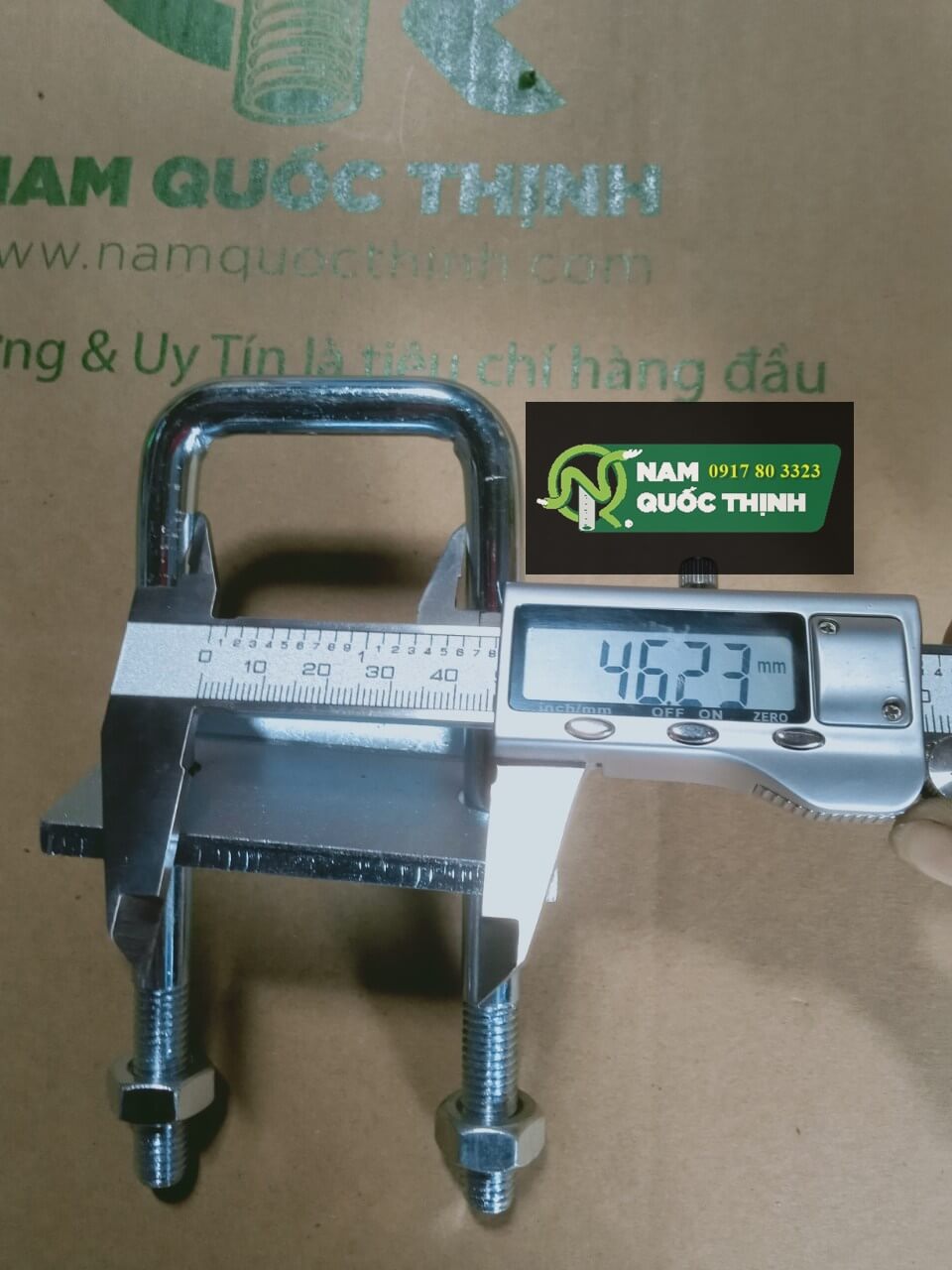 khoang cach kep xa go thanh unistrut doi 41x41 duc lo