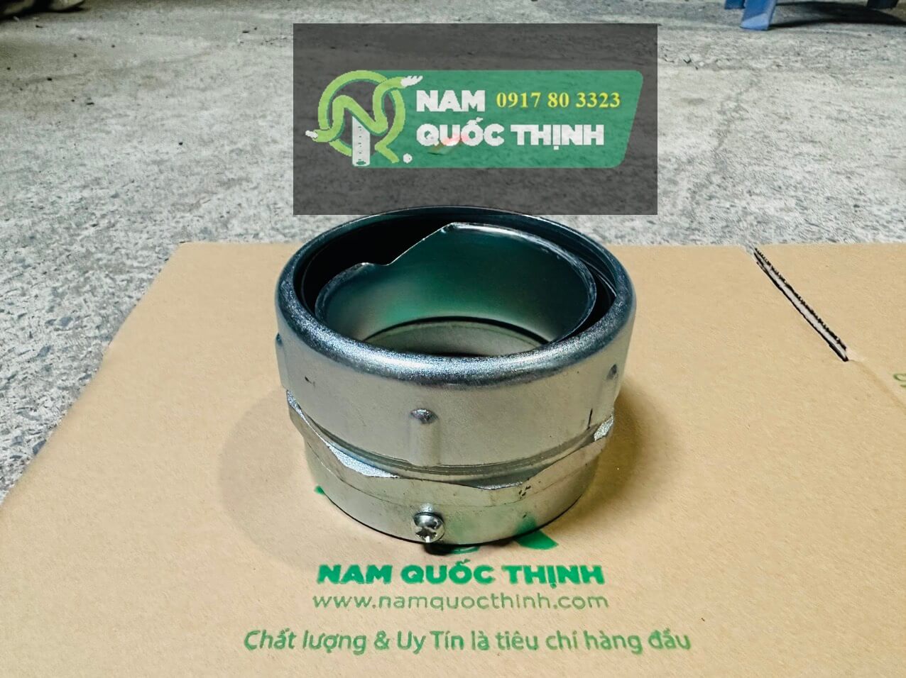 khop noi ruot ga loi thep boc nhua va ong thep luon day dien tron emt 3 inch