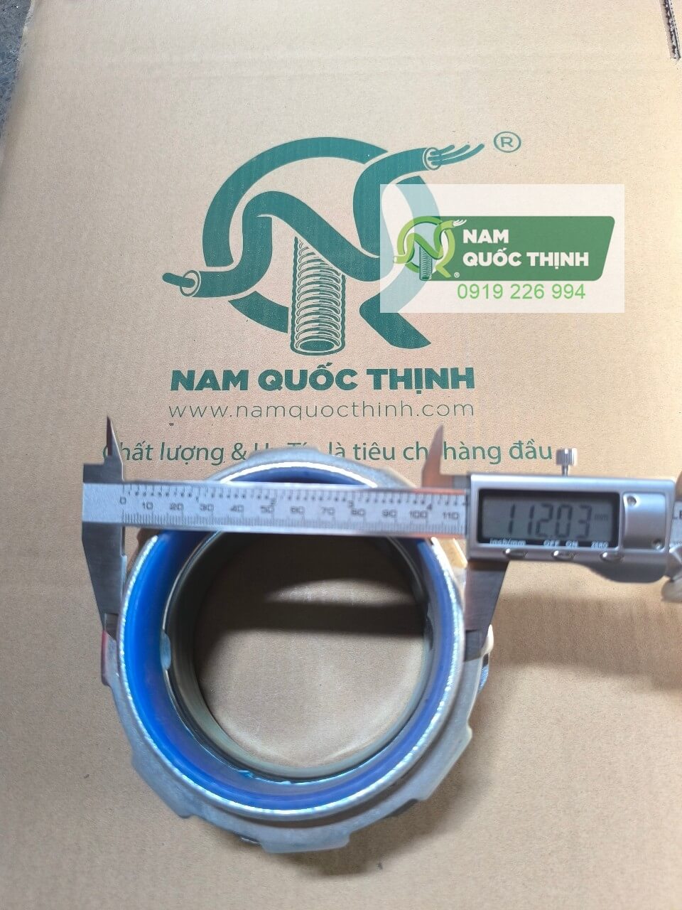 kich thuoc ren ngoai cable gland ruot ga sat boc nhua 4 inch phi 114 mm