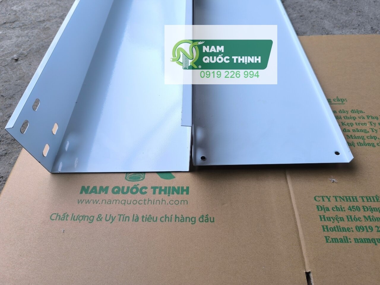 mang cap 200x100 mm son tinh dien mau trang 1 ly 2