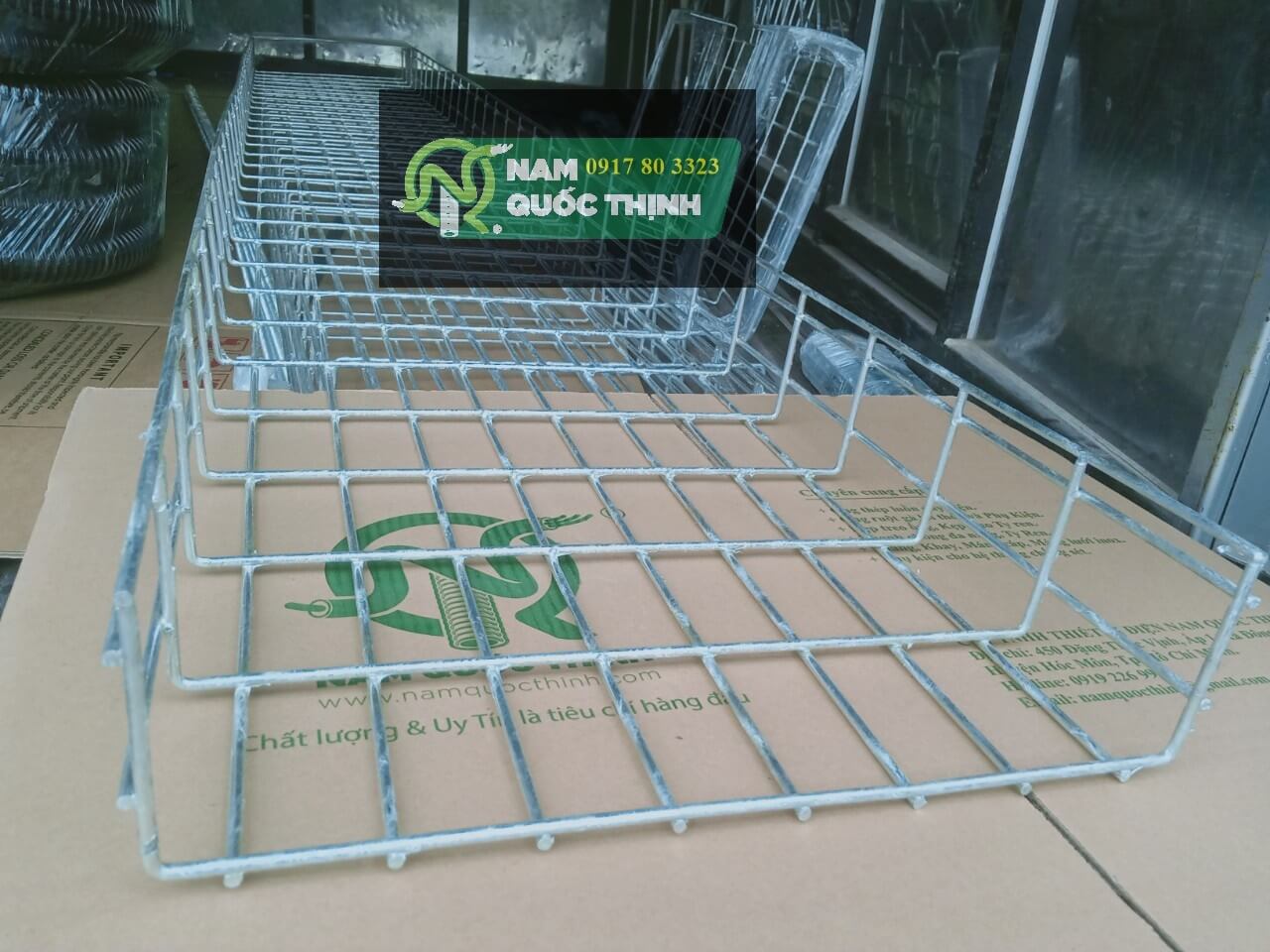 mang cap dang luoi thep ma kem 400x100x5 mm