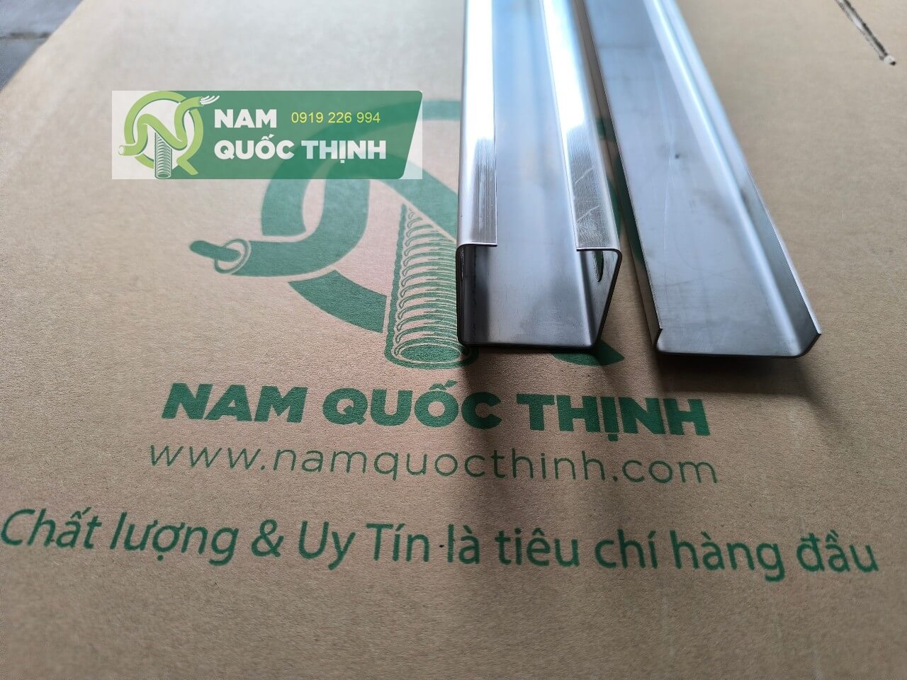 mang cap inox 304 w40xh40x1.0 mm