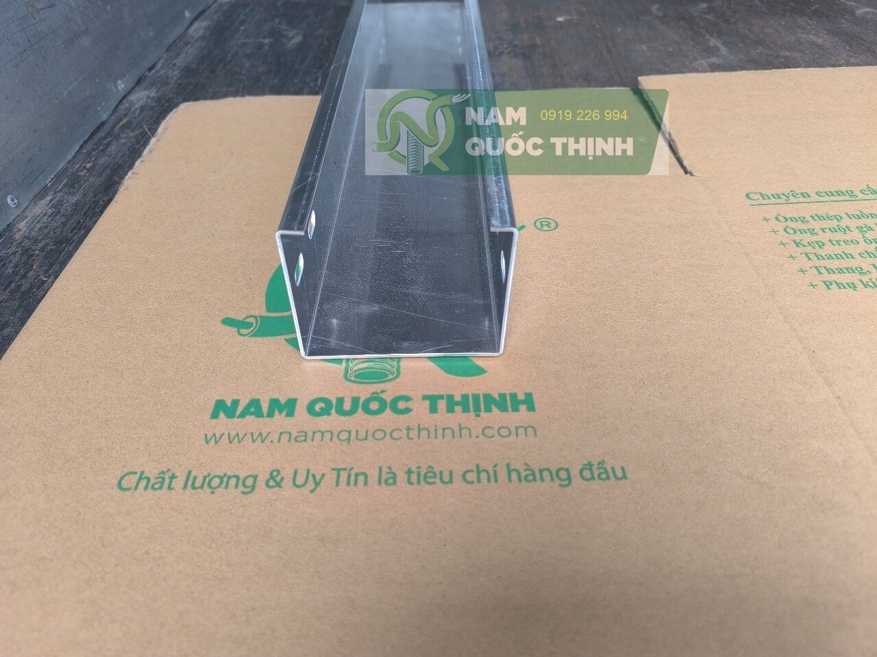 mang cap nhom 100x75x2.0 mm co nap co noi