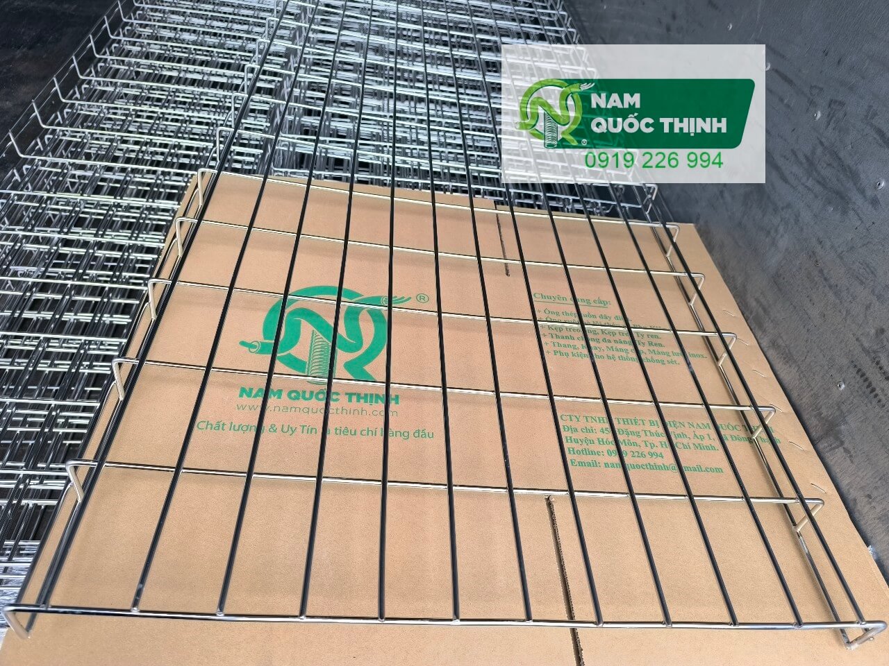 mang dien luoi inox 600x50x5x3000 mm