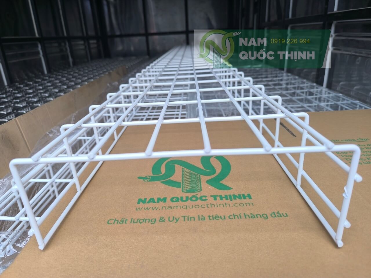 mang dien luoi mau trang 300x100 mm