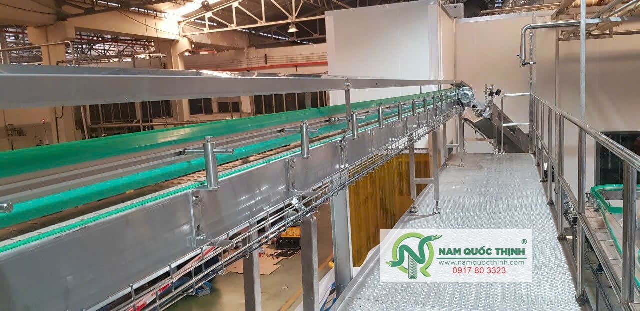 mang luoi inox 304 50x50 di he thong dien bang truyen tai may may chiet rot PET